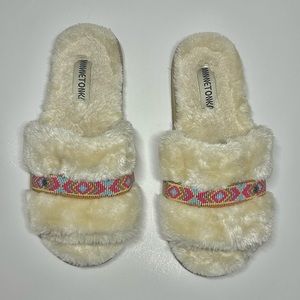 Minnetonka Women's London Slippers